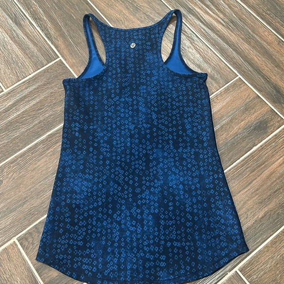 Lululemon - Picture 2 of 3